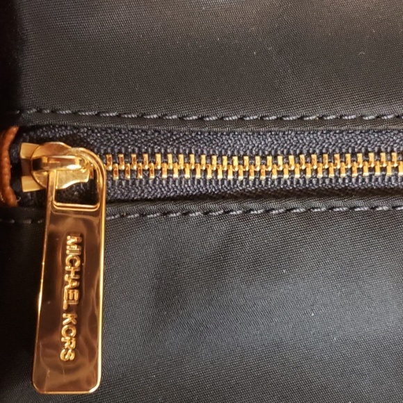 Michael Kors Jet Set Nylon Flat Crossbody - Picture 5 of 8